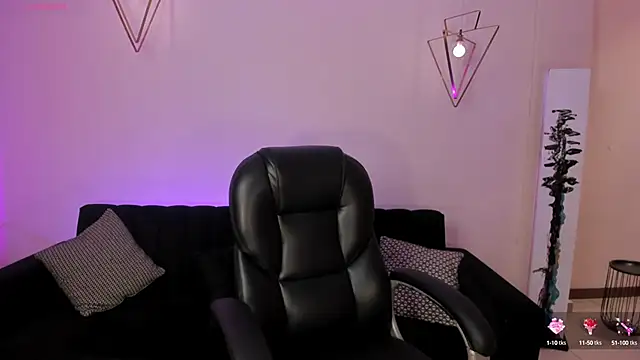 Snapshot of AmberFarrell chatting on October 14, 2025, 7:47 pm AmberFarrell online show from October 14, 2025, 7:47 pm