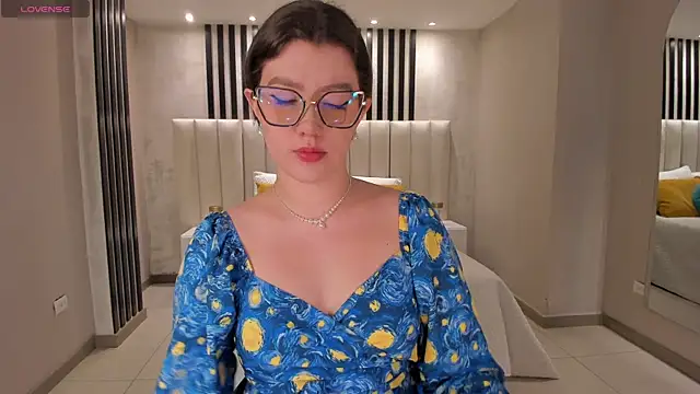 Snapshot of AmberFarrell chatting on October 25, 2025, 11:10 pm AmberFarrell online show from October 25, 2025, 11:10 pm