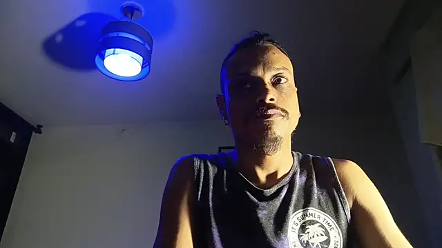 villanocat online show from May 9, 2026, 3:34 am