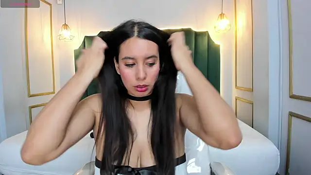 Snapshot of HannaPaola chatting on March 8, 2025, 10:45 pm HannaPaola online show from March 8, 2025, 10:45 pm