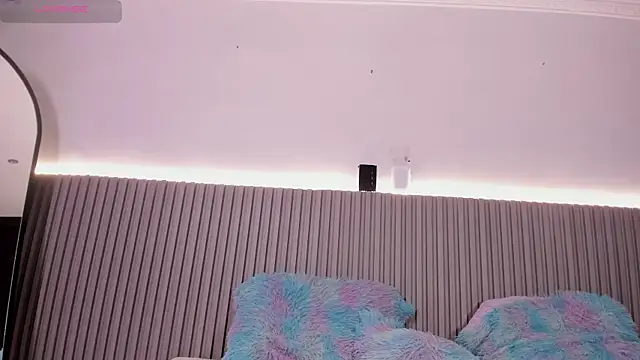 valentina lux online show from January 5, 2026, 7:06 pm