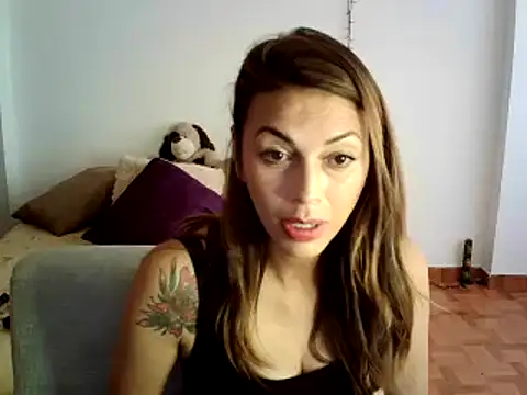 Snapshot of Hanna_Charming chatting on December 4, 2024, 3:43 pm Hanna Charming online show from December 4, 2024, 3:43 pm