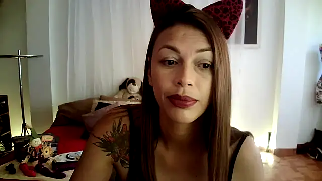 Snapshot of Hanna_Charming chatting on September 28, 2025, 4:56 pm Hanna Charming online show from September 28, 2025, 4:56 pm