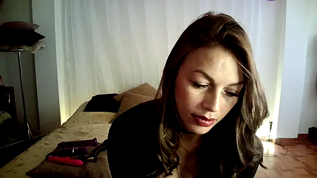 Snapshot of Hanna_Charming chatting on November 7, 2025, 5:35 pm Hanna Charming online show from November 7, 2025, 5:35 pm