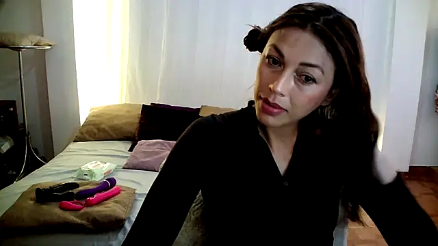 Snapshot of Hanna_Charming chatting on December 15, 2025, 7:07 pm Hanna Charming online show from December 15, 2025, 7:07 pm