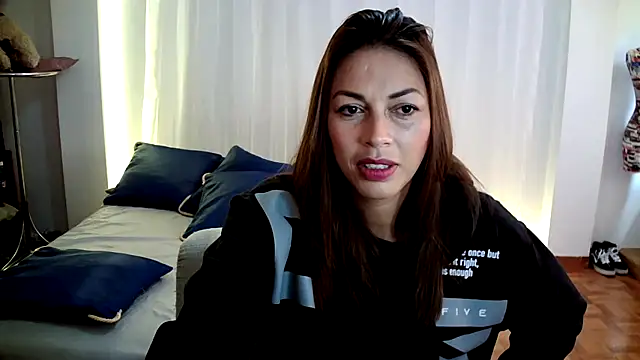 Snapshot of Hanna_Charming chatting on January 8, 2026, 4:53 pm Hanna Charming online show from January 8, 2026, 4:53 pm