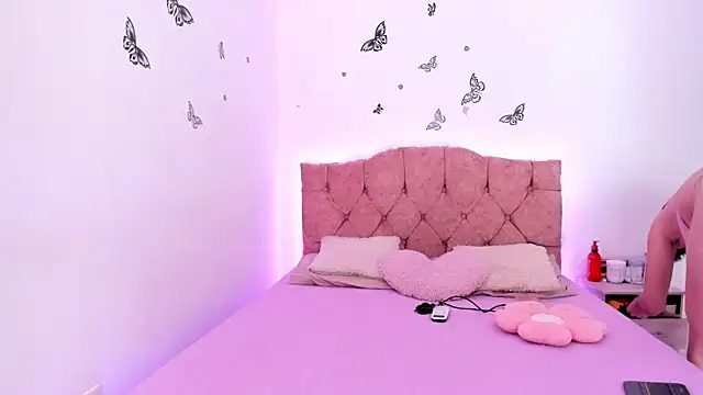 Snapshot of jade_dakota__ chatting on October 21, 2025, 12:00 am jade dakota online show from October 21, 2025, 12:00 am