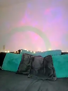 soofy   online show from April 13, 2026, 4:18 am