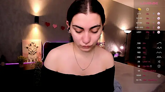 Snapshot of hannacheekss_ chatting on September 12, 2025, 2:00 am hannacheekss online show from September 12, 2025, 2:00 am