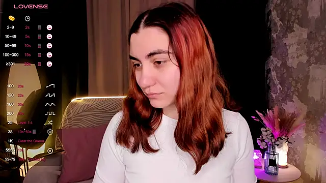 Snapshot of hannacheekss_ chatting on October 20, 2025, 2:01 am hannacheekss online show from October 20, 2025, 2:01 am