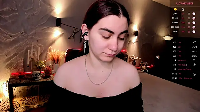 Snapshot of hannacheekss_ chatting on October 21, 2025, 1:50 am hannacheekss online show from October 21, 2025, 1:50 am