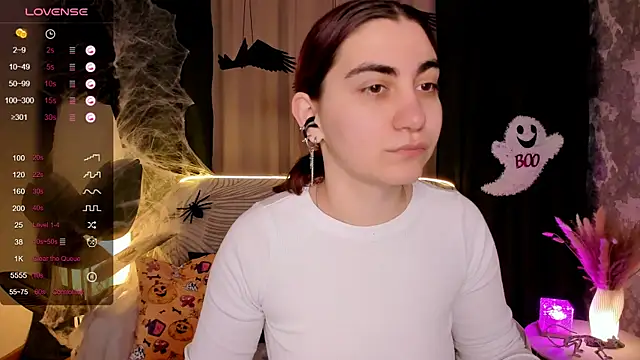 Snapshot of hannacheekss_ chatting on October 22, 2025, 2:12 am hannacheekss online show from October 22, 2025, 2:12 am