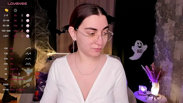 Snapshot of hannacheekss_ chatting on November 3, 2025, 2:02 am hannacheekss online show from November 3, 2025, 2:02 am