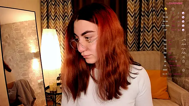 Snapshot of hannacheekss_ chatting on November 5, 2025, 2:11 am hannacheekss online show from November 5, 2025, 2:11 am