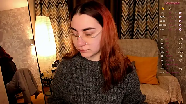 Snapshot of hannacheekss_ chatting on November 6, 2025, 2:01 am hannacheekss online show from November 6, 2025, 2:01 am