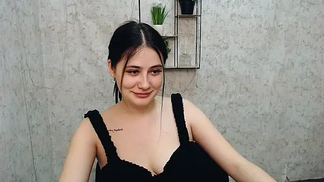 Snapshot of AliceSexyyy_ chatting on February 19, 2025, 1:29 am AliceSexyyy online show from February 19, 2025, 1:29 am