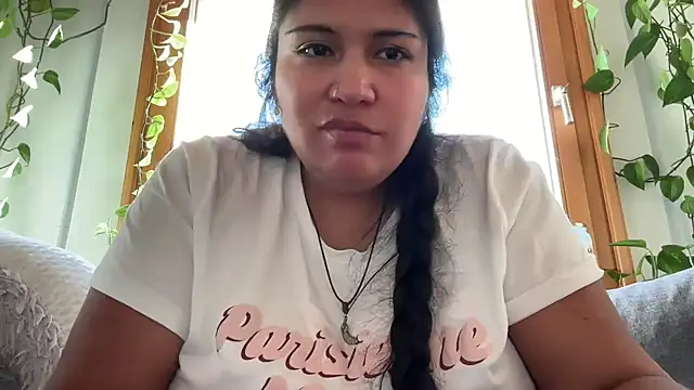 Snapshot of MashaCL chatting on February 1, 2026, 2:15 pm MashaCL online show from February 1, 2026, 2:15 pm