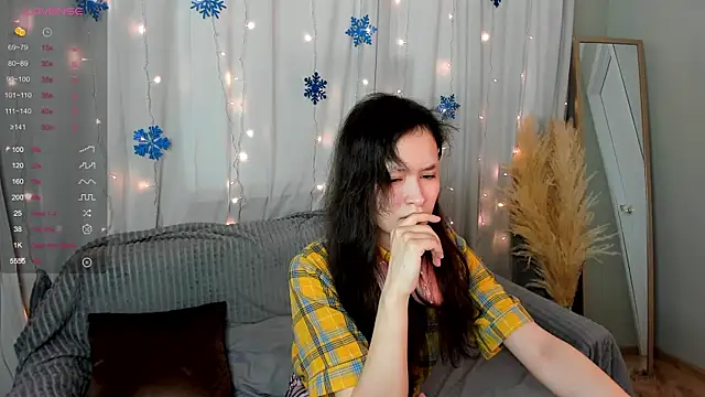 Snapshot of Emily_Strikeee chatting on December 17, 2024, 7:18 am Emily Strikeee online show from December 17, 2024, 7:18 am