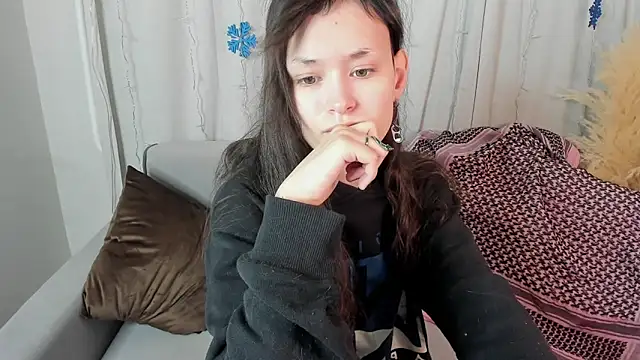 Snapshot of Emily_Strikeee chatting on December 24, 2024, 10:01 am Emily Strikeee online show from December 24, 2024, 10:01 am