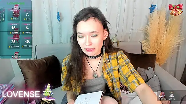 Snapshot of Emily_Strikeee chatting on December 28, 2024, 1:06 pm Emily Strikeee online show from December 28, 2024, 1:06 pm