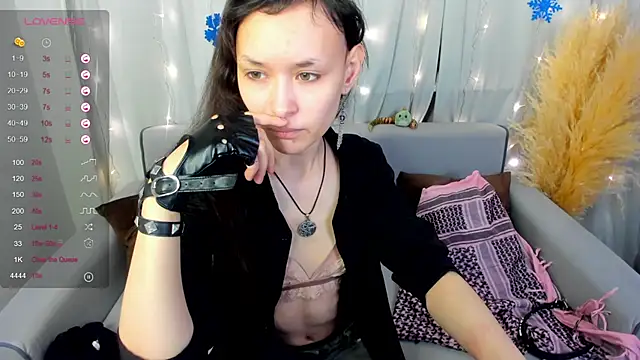 Snapshot of Emily_Strikeee chatting on December 30, 2024, 9:48 am Emily Strikeee online show from December 30, 2024, 9:48 am