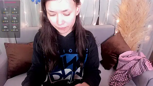 Snapshot of Emily_Strikeee chatting on January 3, 2025, 9:36 am Emily Strikeee online show from January 3, 2025, 9:36 am