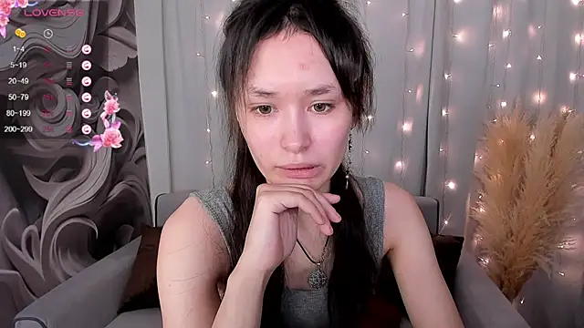 Snapshot of Emily_Strikeee chatting on January 16, 2025, 9:27 am Emily Strikeee online show from January 16, 2025, 9:27 am