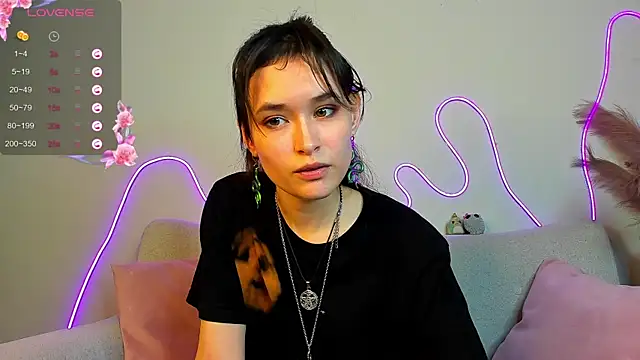 Snapshot of Emily_Strikeee chatting on February 11, 2025, 1:20 pm Emily Strikeee online show from February 11, 2025, 1:20 pm