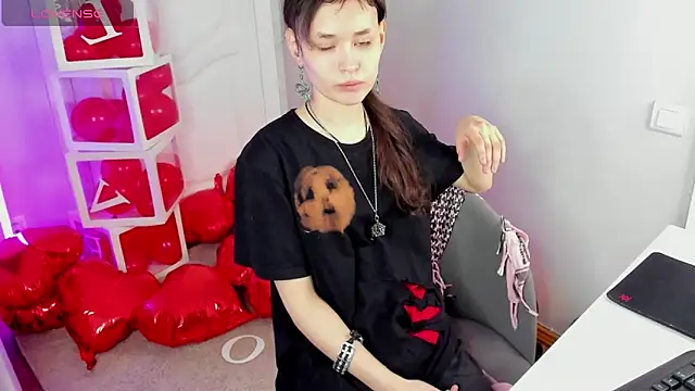 Snapshot of Emily_Strikeee chatting on February 16, 2025, 9:59 am Emily Strikeee online show from February 16, 2025, 9:59 am