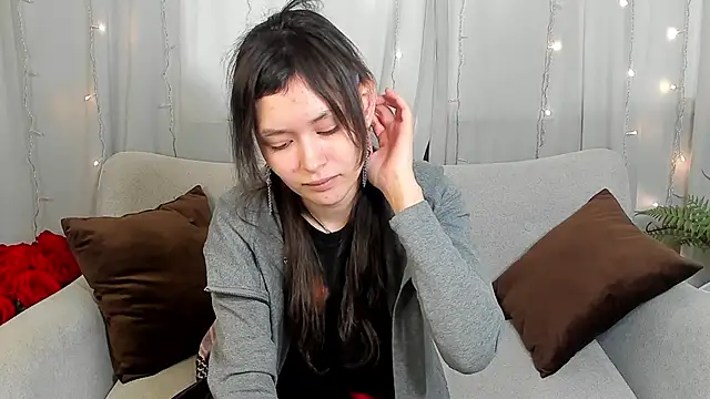 Snapshot of Emily_Strikeee chatting on March 17, 2025, 9:22 am Emily Strikeee online show from March 17, 2025, 9:22 am