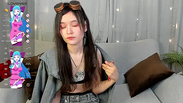 Snapshot of Emily_Strikeee chatting on March 17, 2025, 12:25 pm Emily Strikeee online show from March 17, 2025, 12:25 pm