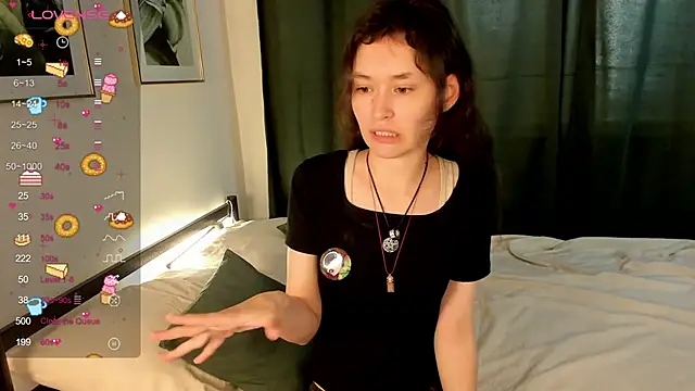 Snapshot of Emily_Strikeee chatting on September 21, 2025, 10:17 am Emily Strikeee online show from September 21, 2025, 10:17 am