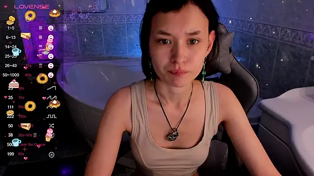 Snapshot of Emily_Strikeee chatting on September 25, 2025, 9:35 am Emily Strikeee online show from September 25, 2025, 9:35 am