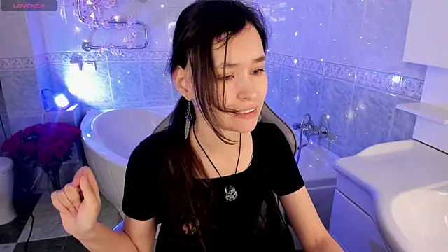 Snapshot of Emily_Strikeee chatting on October 9, 2025, 10:02 am Emily Strikeee online show from October 9, 2025, 10:02 am