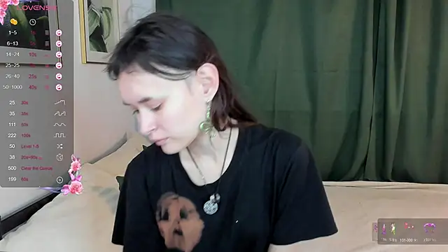 Snapshot of Emily_Strikeee chatting on November 10, 2025, 10:14 am Emily Strikeee online show from November 10, 2025, 10:14 am