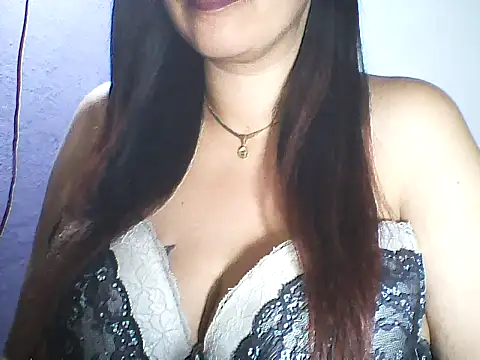 layanah12 online show from May 12, 2026, 6:27 pm