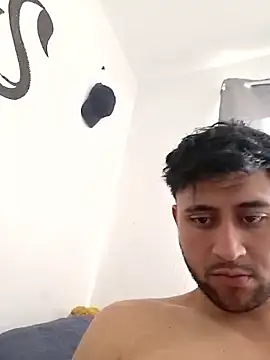 Snapshot of Hxnsovrgon chatting on January 15, 2026, 7:39 pm Hxnsovrgon online show from January 15, 2026, 7:39 pm