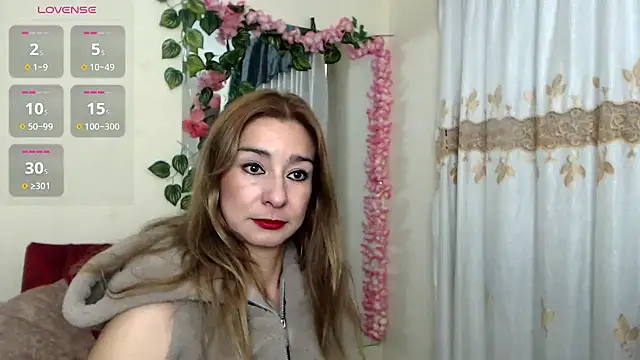 Snapshot of Madam_dali chatting on December 28, 2024, 3:26 pm Madam dali online show from December 28, 2024, 3:26 pm