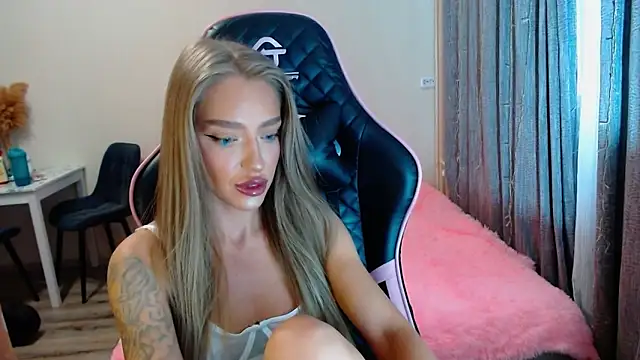 lonely dreamm online show from February 2, 2025, 10:13 am