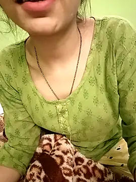 Snapshot of EACH_555 chatting on December 15, 2025, 9:02 am EACH 555 online show from December 15, 2025, 9:02 am