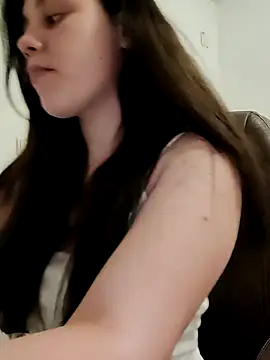 leeya lee online show from February 7, 2025, 7:59 pm