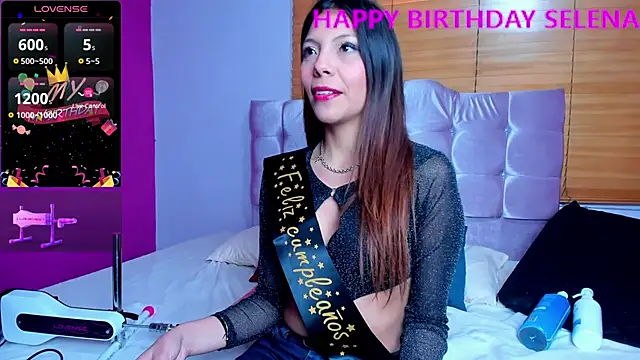 Snapshot of Selenakyle92_ chatting on February 1, 2025, 6:51 pm Selenakyle92  online show from February 1, 2025, 6:51 pm