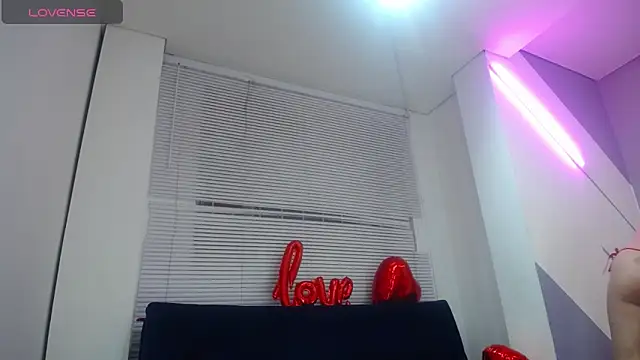  lucysmith online show from March 11, 2025, 12:54 am