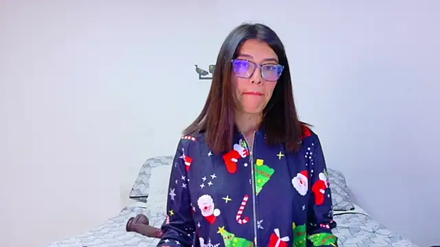  lucysmith online show from December 2, 2025, 4:07 am