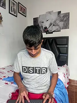 Snapshot of The__Rodriguez chatting on December 17, 2025, 4:35 pm The Rodriguez online show from December 17, 2025, 4:35 pm