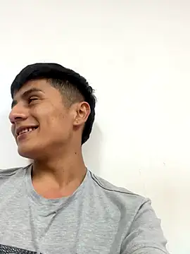 Snapshot of The__Rodriguez chatting on December 23, 2025, 7:39 am The Rodriguez online show from December 23, 2025, 7:39 am