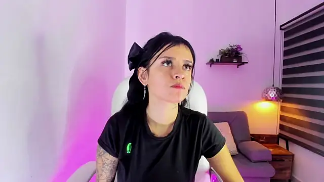 yenny garcia online show from October 1, 2025, 6:25 pm