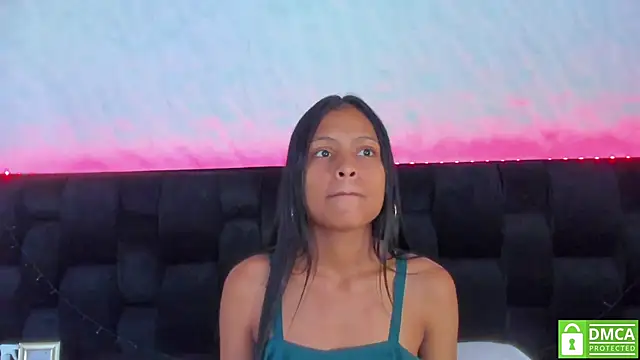 Snapshot of Kaylee_sweet_1 chatting on January 14, 2025, 10:06 am Kaylee sweet 1 online show from January 14, 2025, 10:06 am