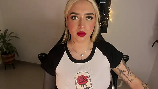 Snapshot of AnnikaMerliahh_ chatting on January 11, 2026, 1:38 pm AnnikaMerliahh online show from January 11, 2026, 1:38 pm