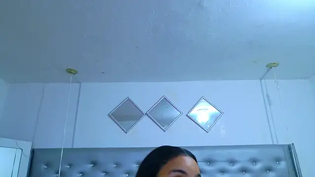 Snapshot of EileenBenzon chatting on April 27, 2026, 1:31 pm EileenBenzon online show from April 27, 2026, 1:31 pm